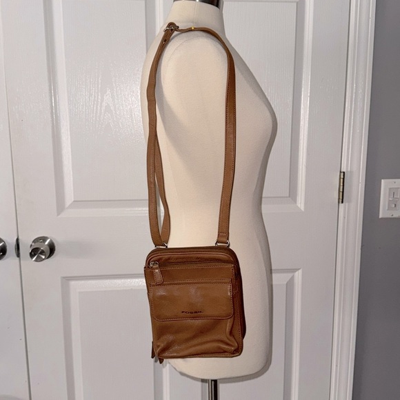 Fossil Leather Crossbody Handbag - Picture 1 of 13